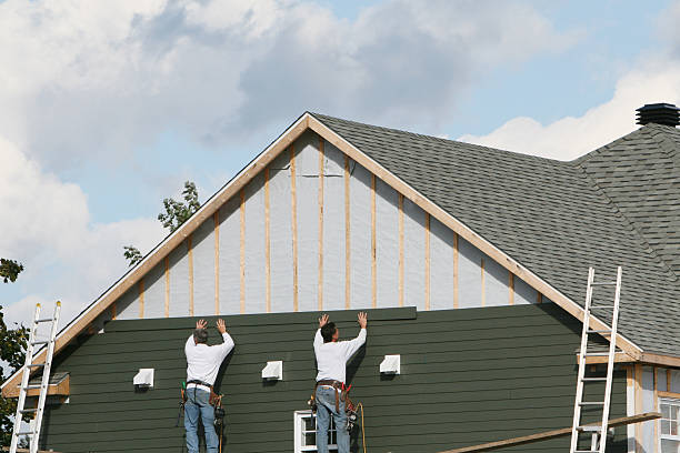Professional Siding Repair technician working in London, OH